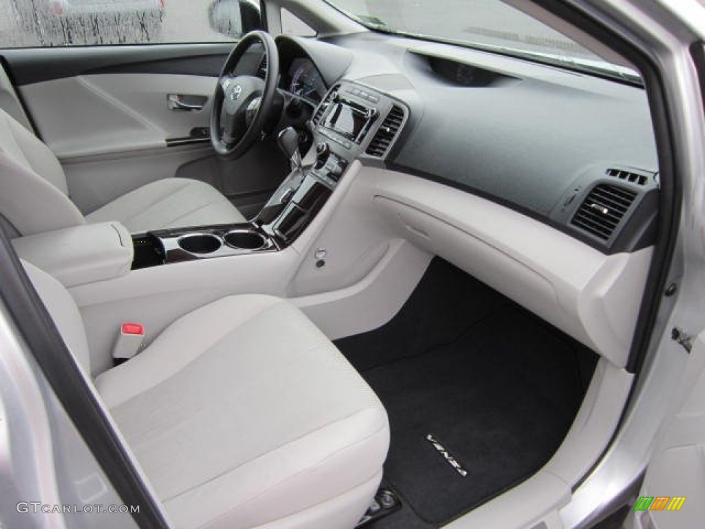 Gray Interior 2010 Toyota Venza AWD Photo #53988145