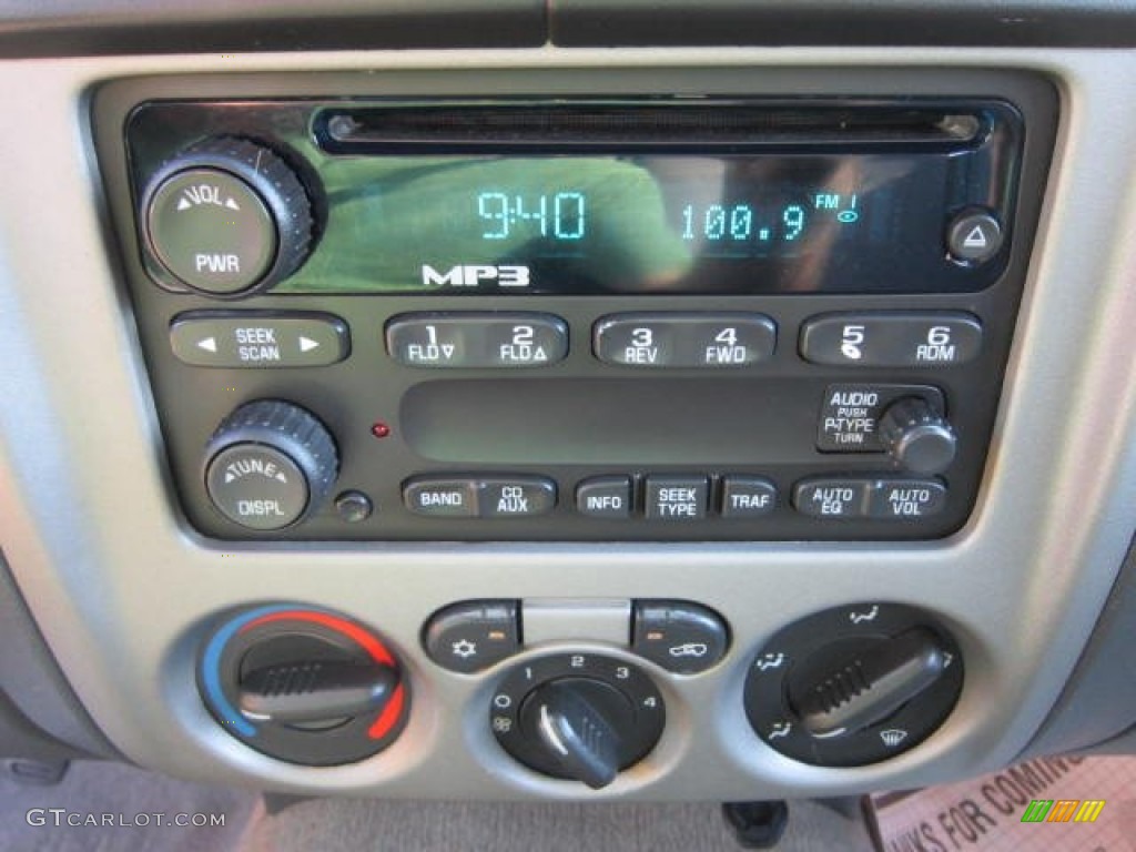 2005 Chevrolet Colorado LS Crew Cab Audio System Photo #53988706