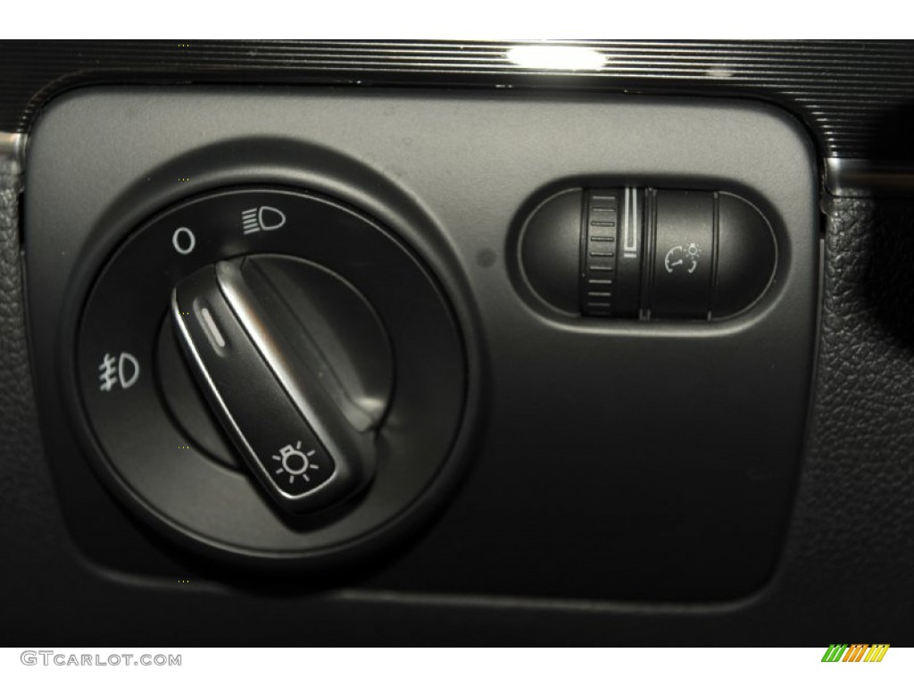 2011 Volkswagen GTI 4 Door Autobahn Edition Controls Photos