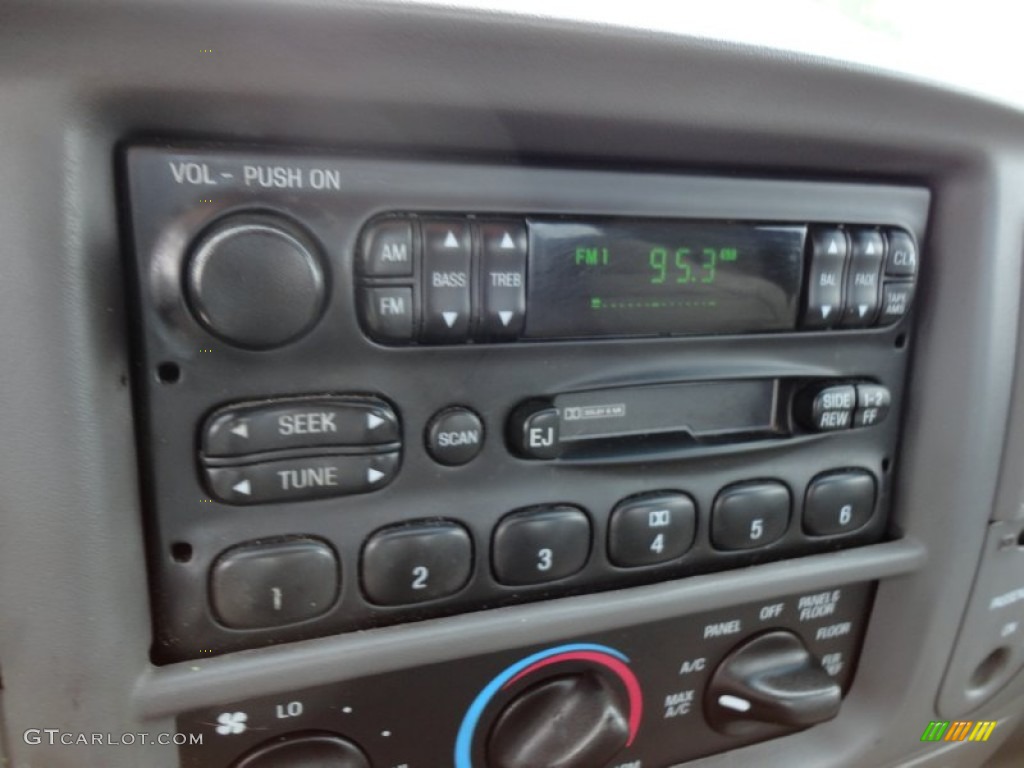 2003 Ford F150 XL Regular Cab Audio System Photo #53989643