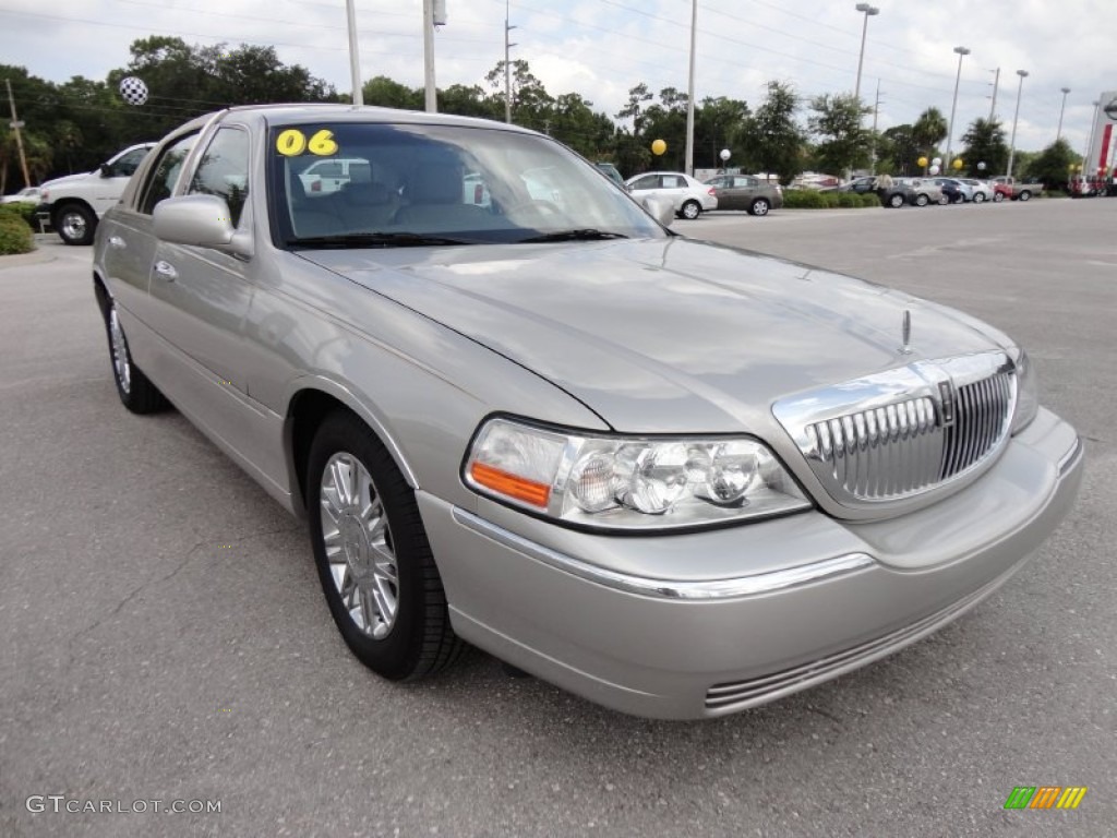 Cashmere Tri-Coat 2006 Lincoln Town Car Designer Series Exterior Photo #53989776