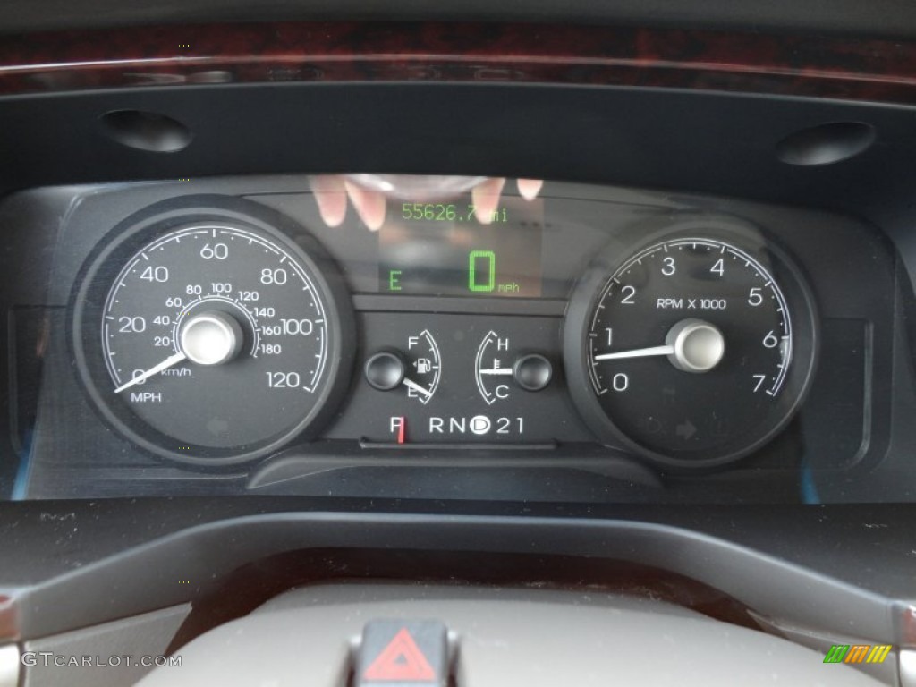2006 Lincoln Town Car Designer Series Gauges Photo #53989907