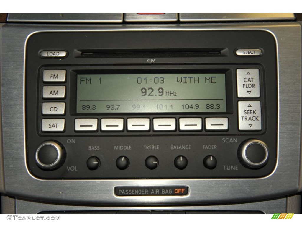 2008 Volkswagen Passat Turbo Wagon Audio System Photos