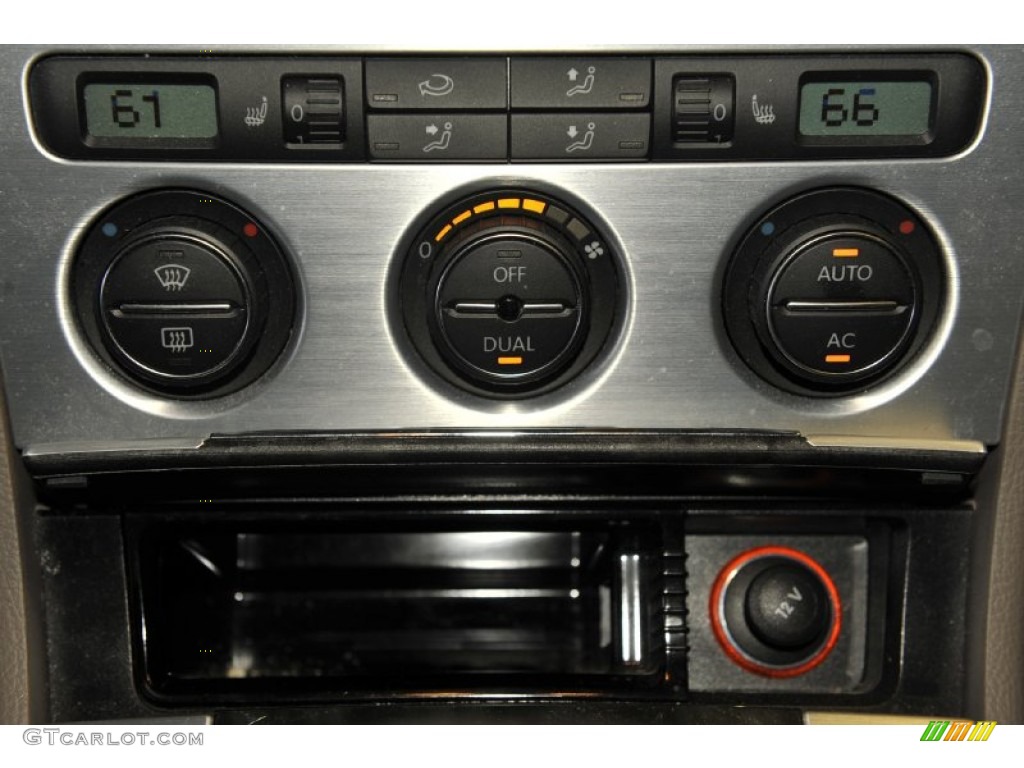 2008 Volkswagen Passat Turbo Wagon Controls Photo #53990496