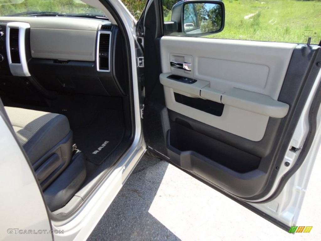 2011 Ram 1500 SLT Quad Cab - Bright Silver Metallic / Dark Slate Gray/Medium Graystone photo #15