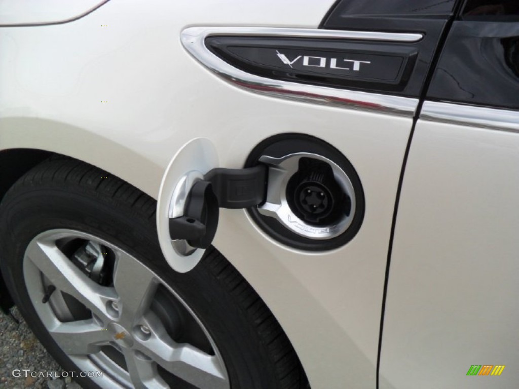 2012 Chevrolet Volt Hatchback Marks and Logos Photo #53998046
