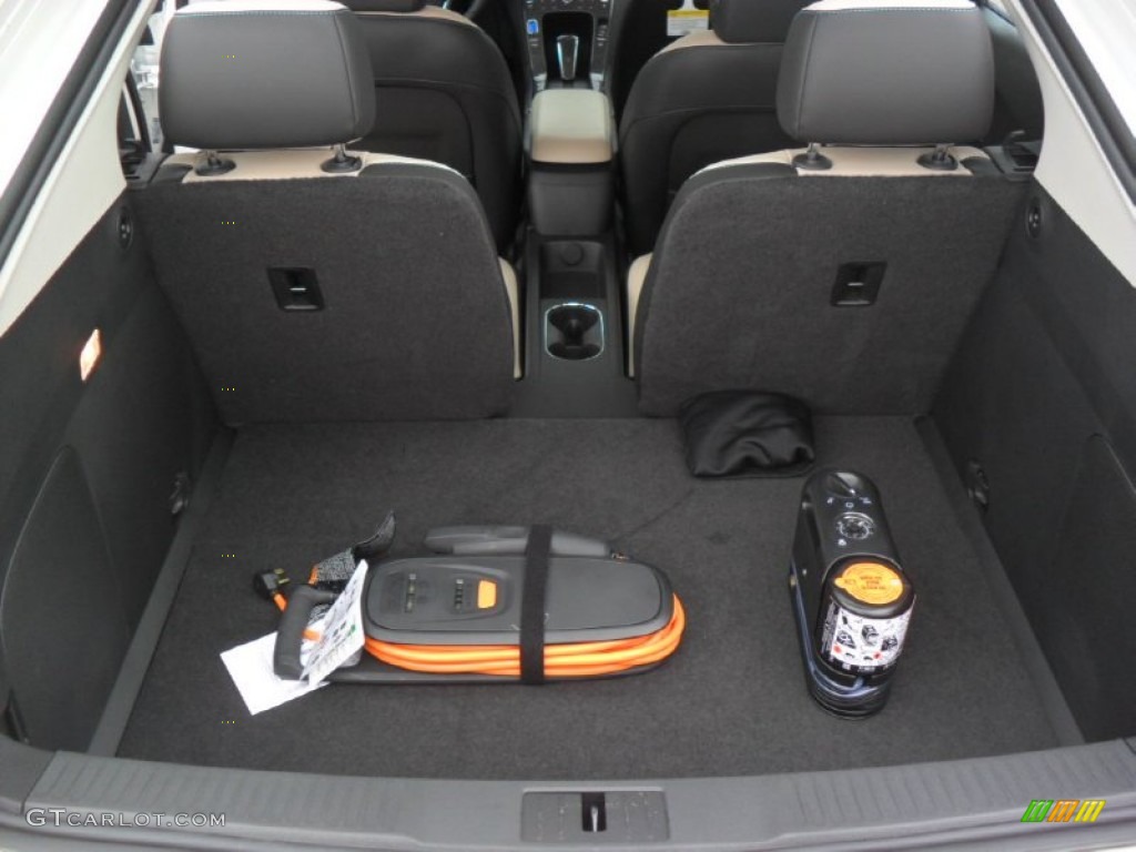 2012 Chevrolet Volt Hatchback Trunk Photo #53998150
