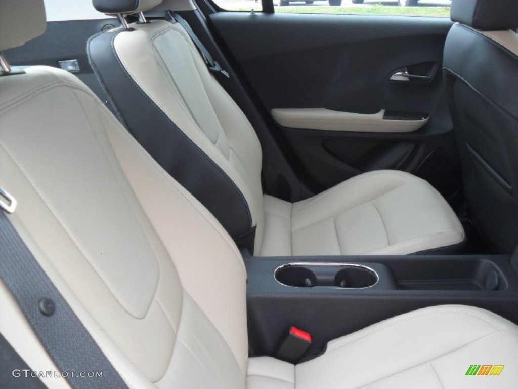 Light Neutral/Dark Accents Interior 2012 Chevrolet Volt Hatchback Photo #53998193