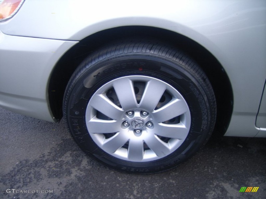 2004 Toyota Corolla LE Wheel Photo #53999402