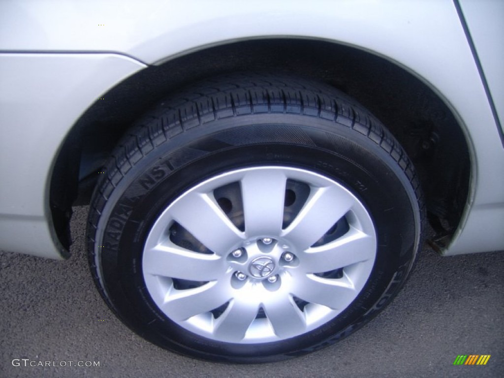 2004 Toyota Corolla LE Wheel Photo #53999434