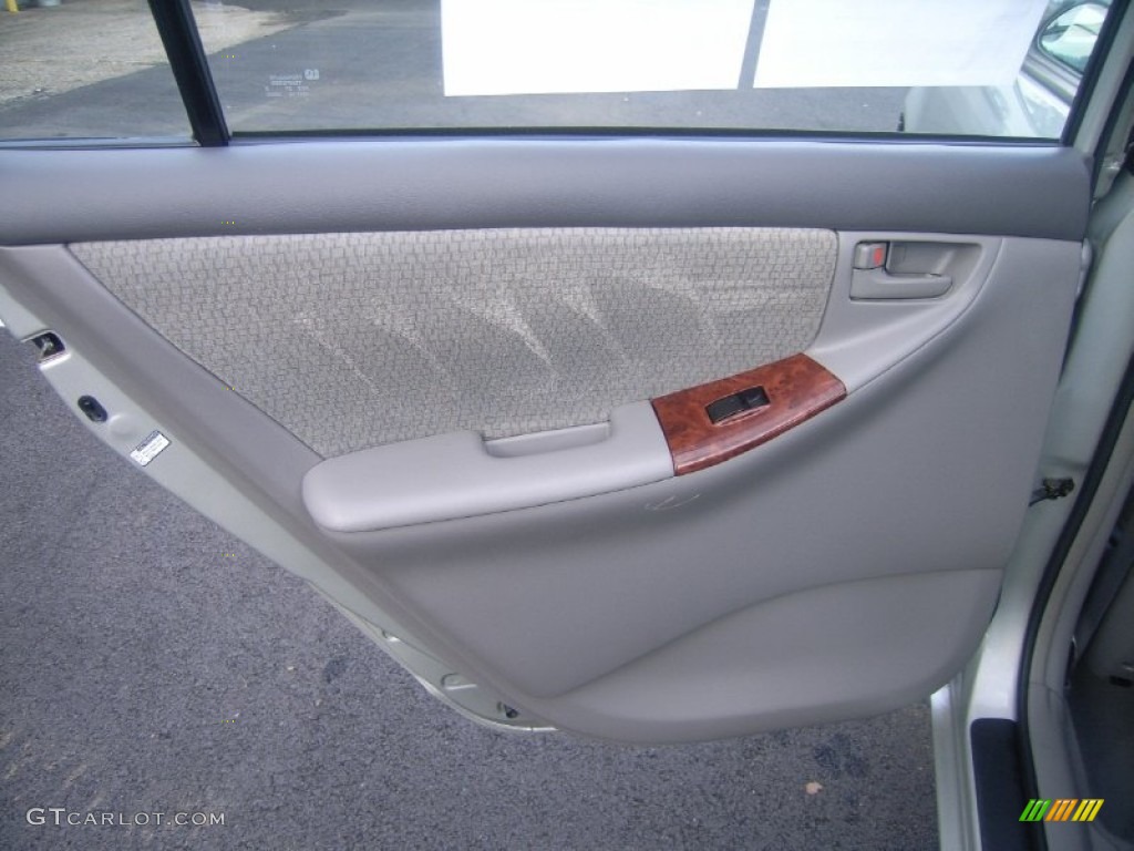 2004 Toyota Corolla LE Light Gray Door Panel Photo #53999489