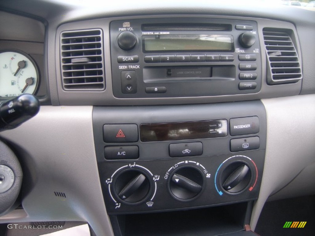 2004 Toyota Corolla LE Controls Photo #53999516