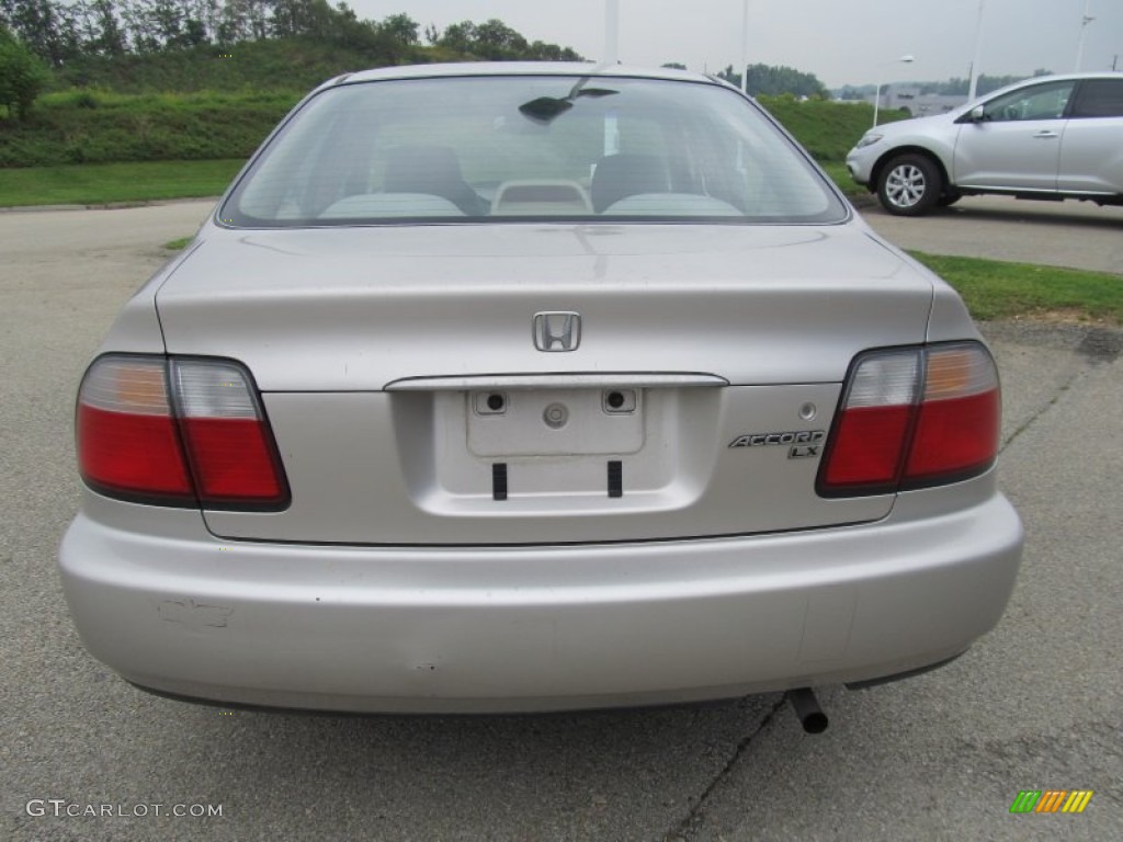 1996 Accord LX Sedan - Heather Mist Metallic / Beige photo #3