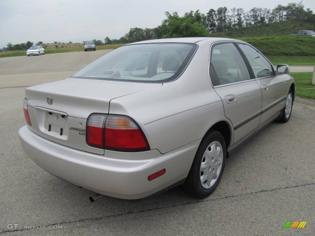 1996 Accord LX Sedan - Heather Mist Metallic / Beige photo #15