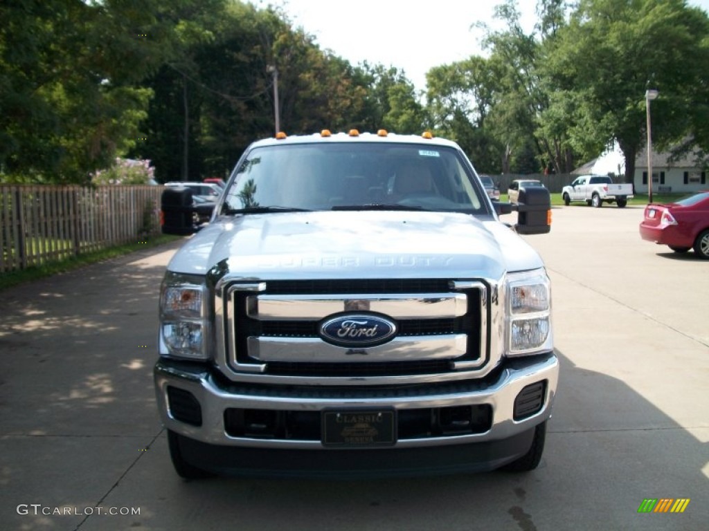 2012 F350 Super Duty XLT Crew Cab 4x4 Dually - Oxford White / Adobe photo #2