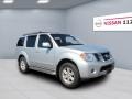 Silver Lightning - Pathfinder SE 4x4 Photo No. 4