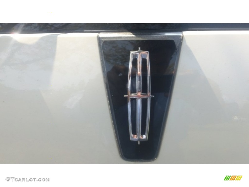 2004 Lincoln Aviator Luxury Marks and Logos Photo #54006883