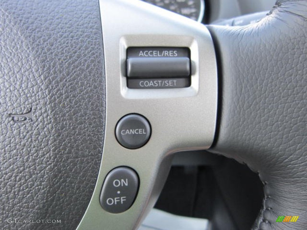 2011 Rogue SL AWD - Platinum Graphite / Black photo #17
