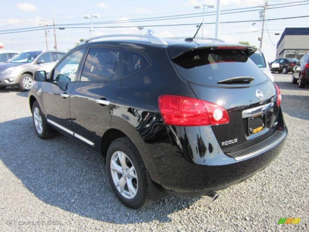 2011 Rogue SV AWD - Wicked Black / Black photo #5