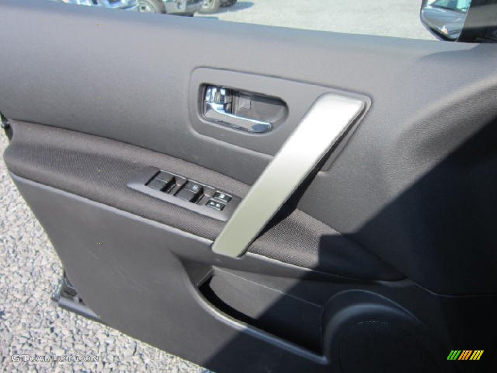 2011 Rogue SV AWD - Wicked Black / Black photo #17