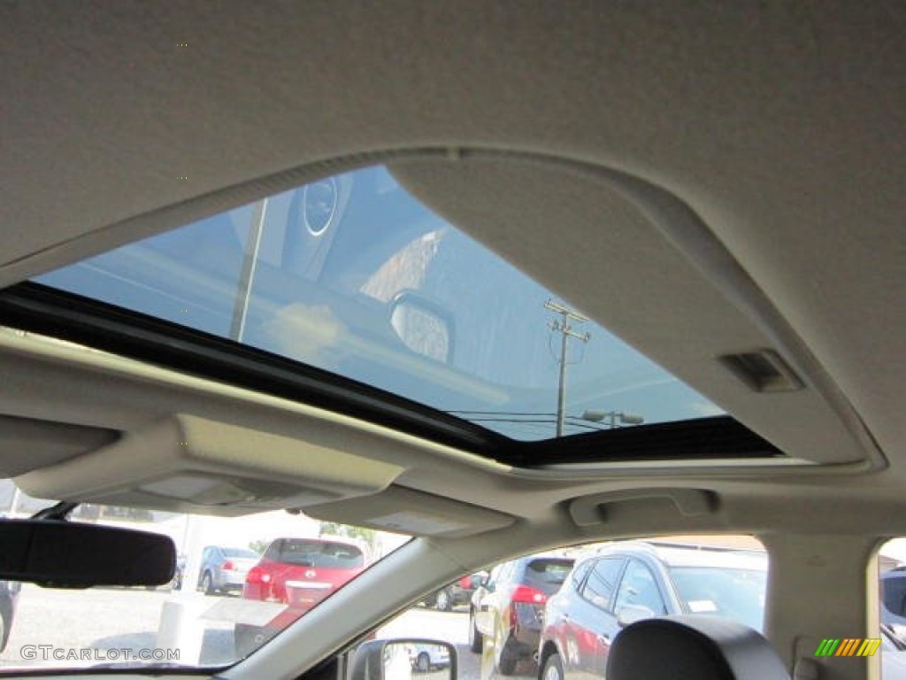 2011 Rogue SL AWD - Silver Ice Metallic / Black photo #14