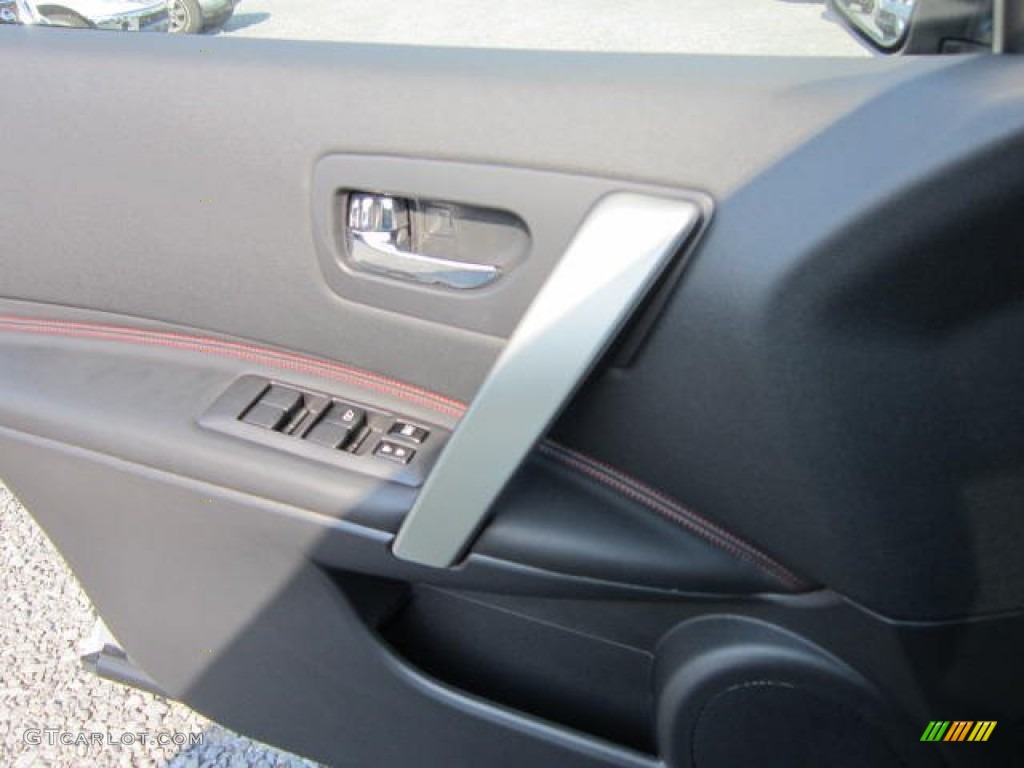 2011 Rogue SL AWD - Silver Ice Metallic / Black photo #17