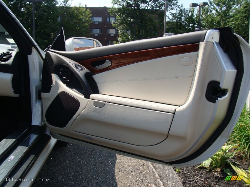 2007 Mercedes-Benz SL 55 AMG Roadster designo Porcelain Premium Leather Door Panel Photo #54013694