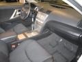 Super White - Camry SE Photo No. 24