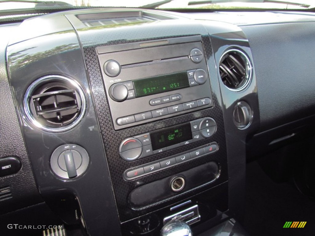 2006 Ford F150 Harley-Davidson SuperCab 4x4 Controls Photo #54017699