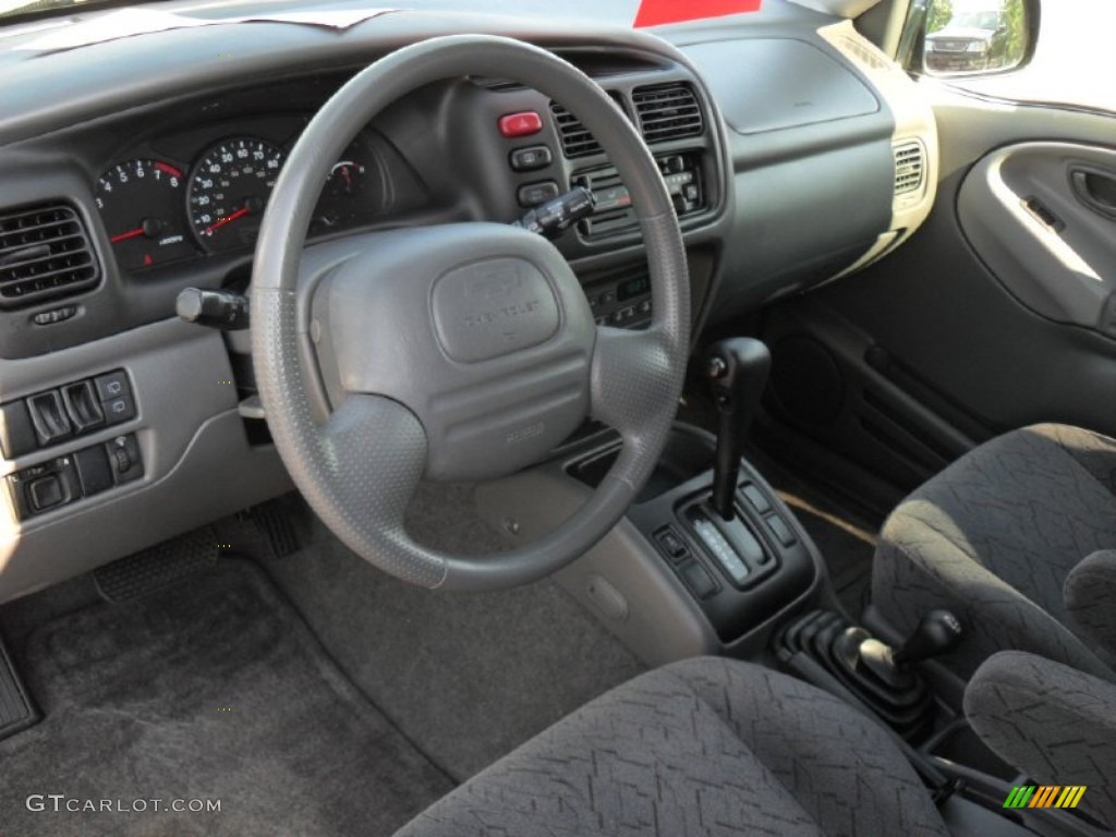 Medium Gray Interior 2003 Chevrolet Tracker LT 4WD Hard Top Photo #54020944