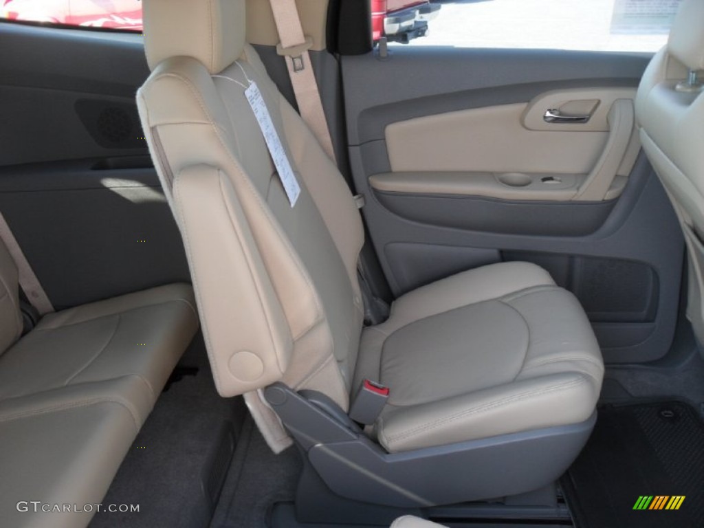 Cashmere/Dark Gray Interior 2012 Chevrolet Traverse LT Photo #54024508