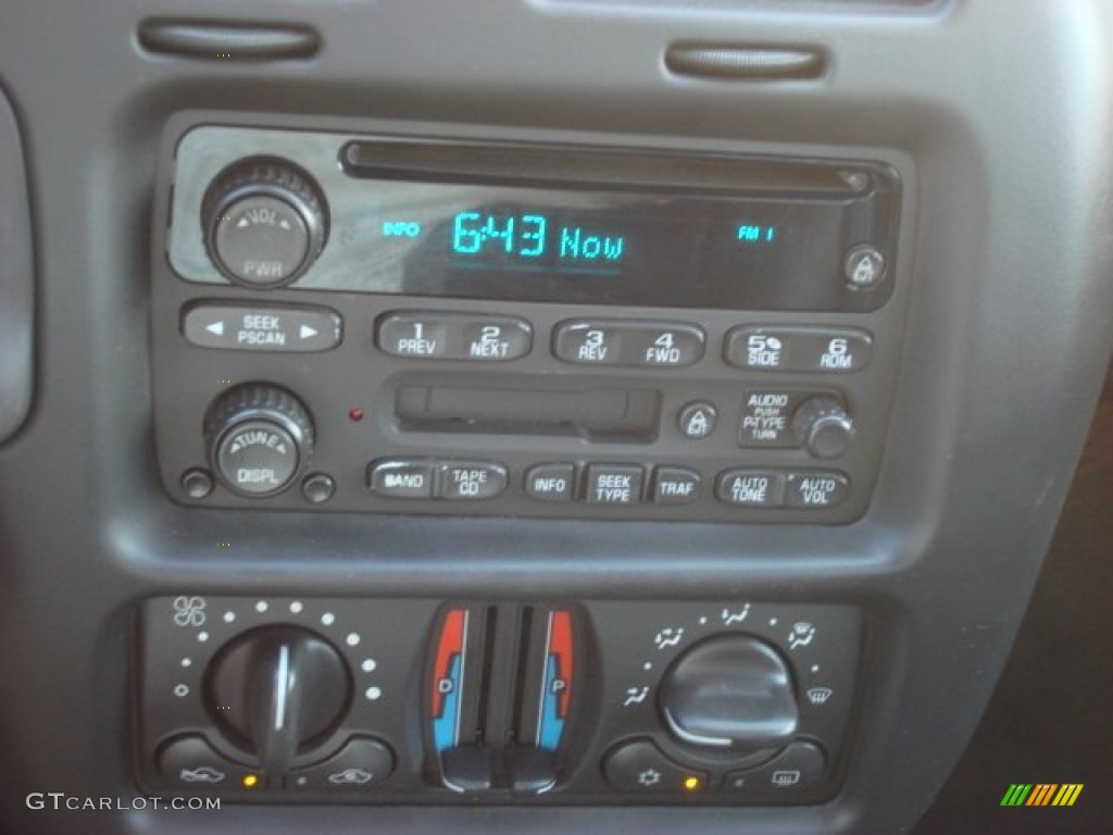 2005 Chevrolet Monte Carlo LT Audio System Photo #54024805
