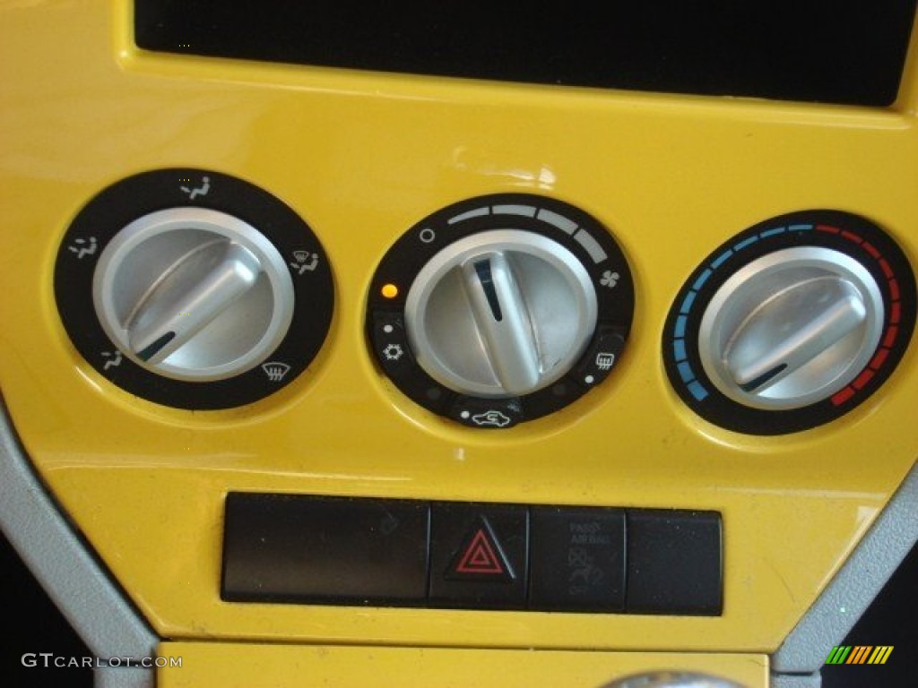 2007 Dodge Caliber SXT Controls Photo #54025168