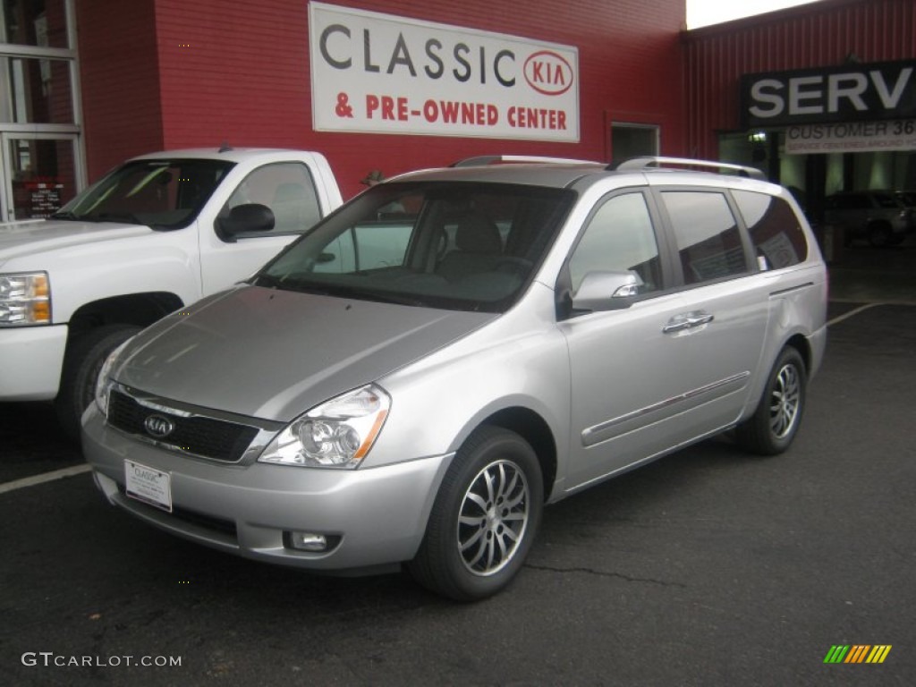 Bright Silver Kia Sedona