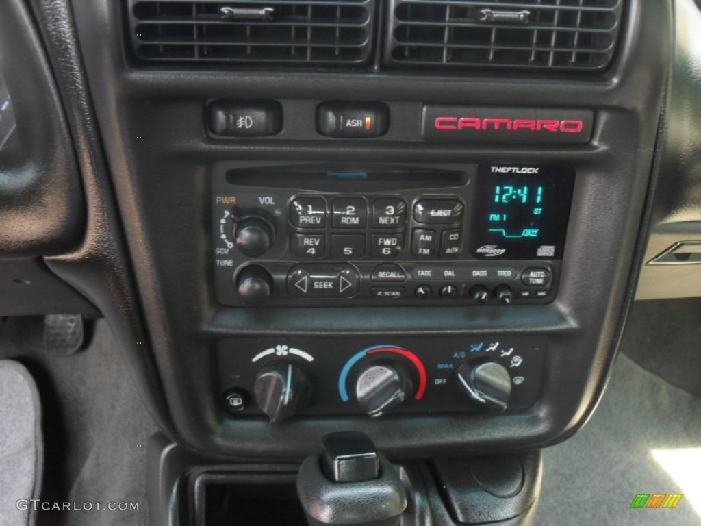 2001 Chevrolet Camaro Coupe Controls Photos