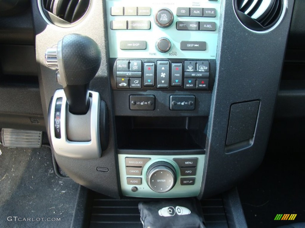 2011 Honda Pilot EX-L 4WD Controls Photo #54033200
