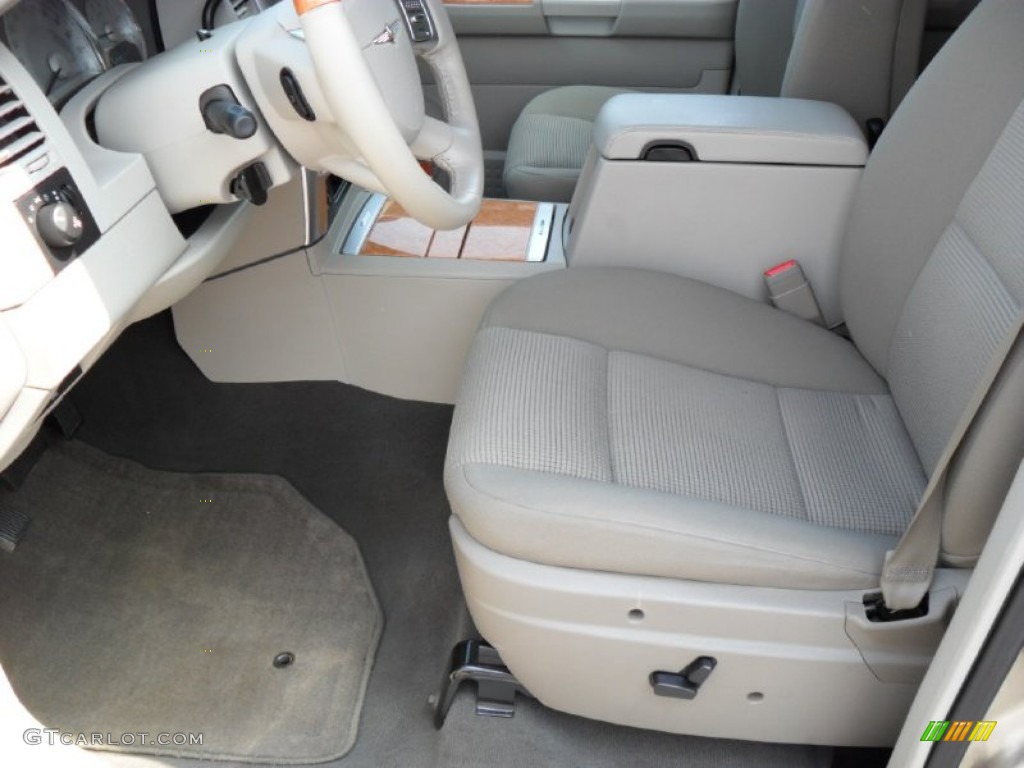 Light Graystone Interior 2009 Chrysler Aspen Limited 4x4 Photo #54033203