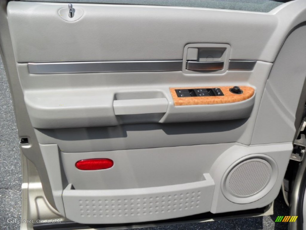 2009 Chrysler Aspen Limited 4x4 Light Graystone Door Panel Photo #54033226