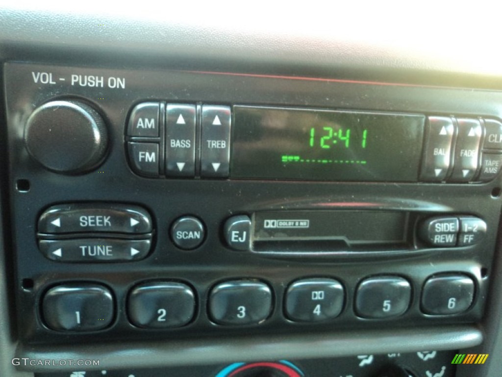 2000 Ford F350 Super Duty XLT Extended Cab 4x4 Audio System Photos