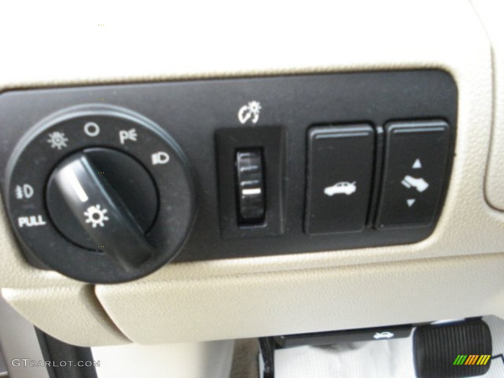 2007 Ford Five Hundred SEL AWD Controls Photo #54038813