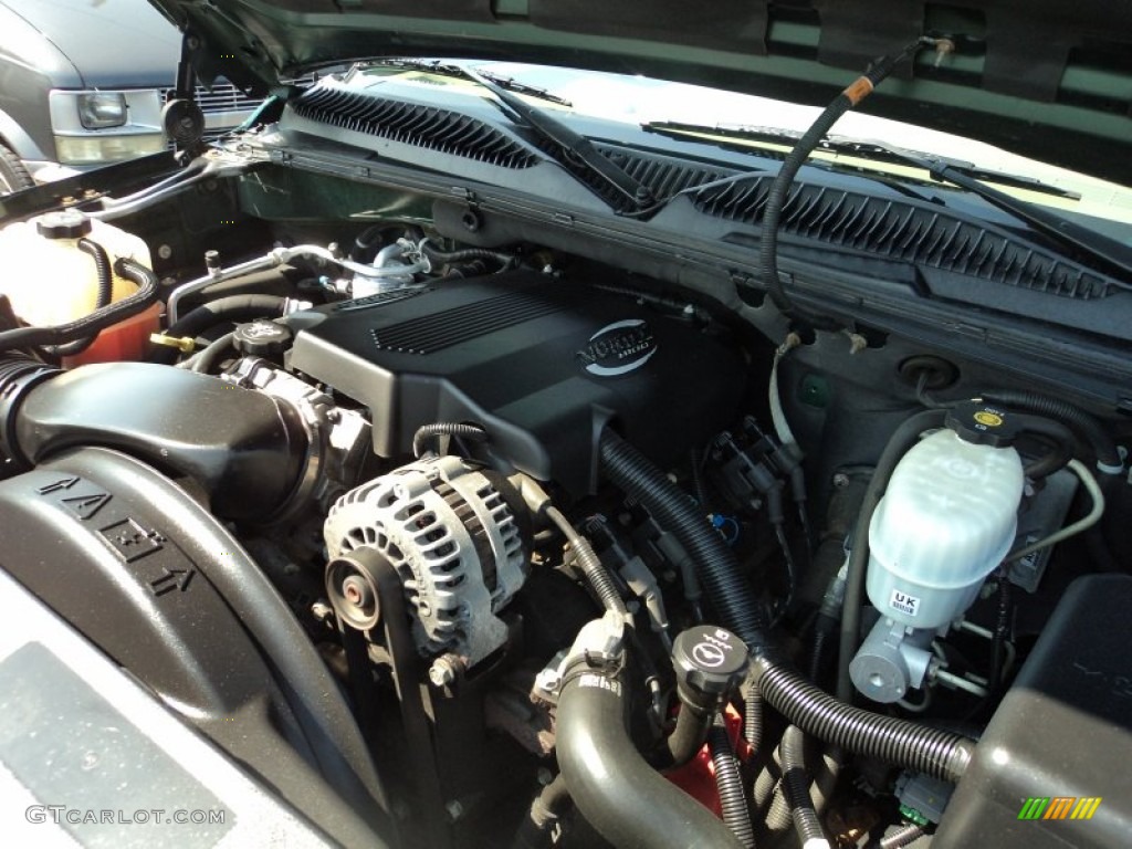 2004 Chevrolet Suburban 1500 LT 4x4 8.1 Liter OHV 16-Valve Vortec V8 Engine Photo #54039392