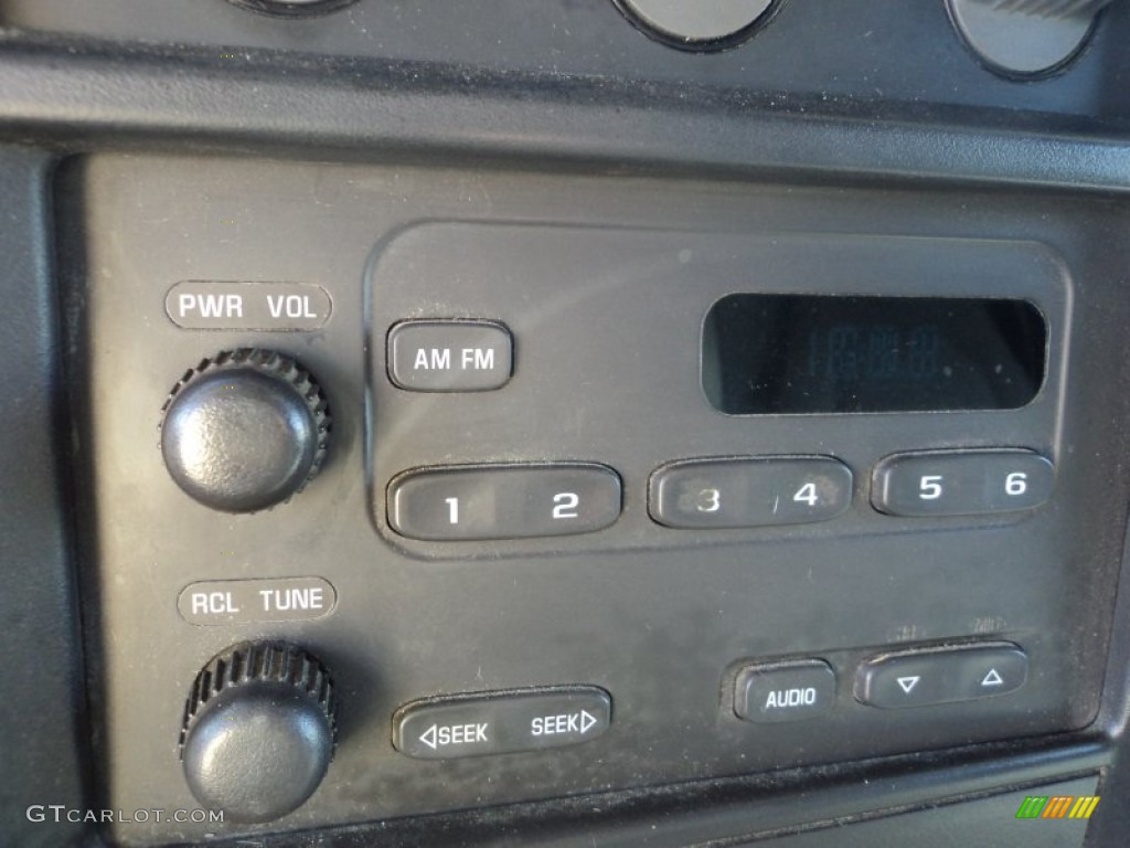 2004 Chevrolet Express 3500 Cutaway Moving Van Audio System Photo #54039453