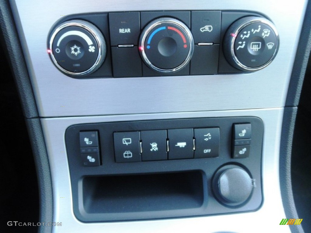 2012 GMC Acadia SLE Controls Photo #54041054