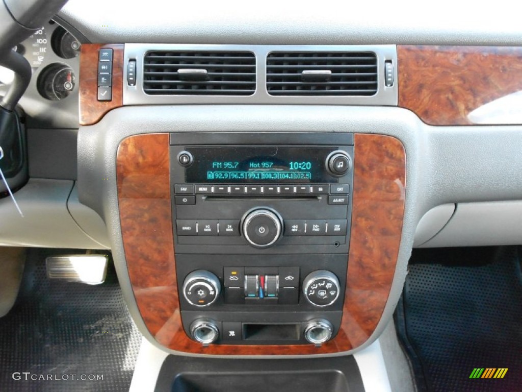 2007 Chevrolet Avalanche LT Controls Photo #54048071