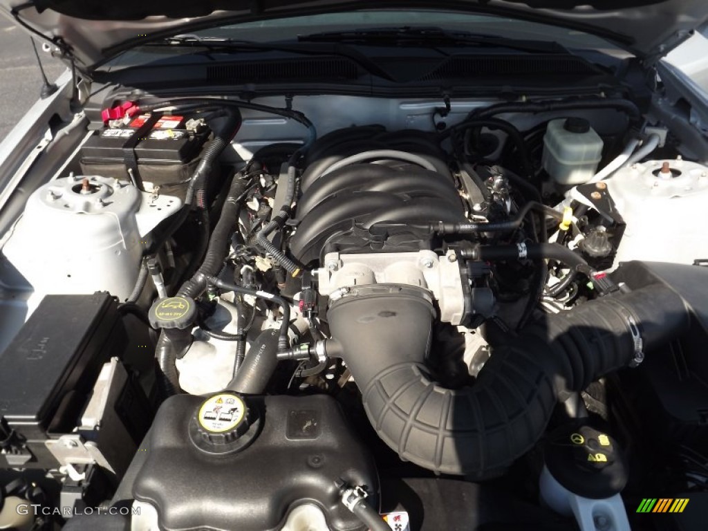 2006 Ford Mustang GT Deluxe Coupe 4.6 Liter SOHC 24-Valve VVT V8 Engine Photo #54051302