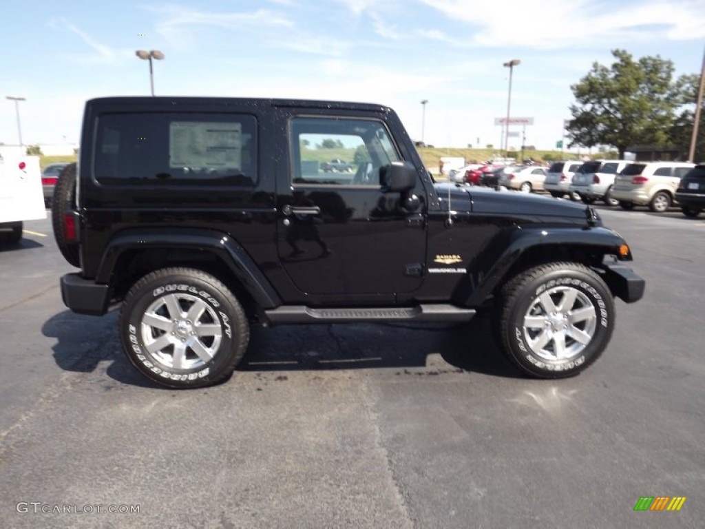 2012 Wrangler Sahara 4x4 - Black / Black photo #4