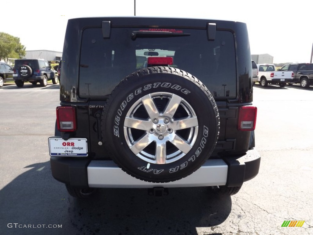 2012 Wrangler Sahara 4x4 - Black / Black photo #6