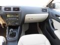 Black - Jetta SE Sedan Photo No. 15