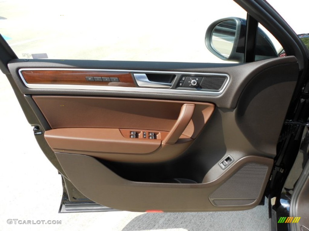 2012 Volkswagen Touareg TDI Lux 4XMotion Saddle Brown Door Panel Photo #54053414
