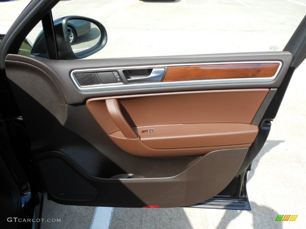 2012 Volkswagen Touareg TDI Lux 4XMotion Saddle Brown Door Panel Photo #54053432